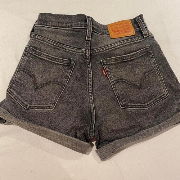 Levi's denim shorts - Picture 1 of 5